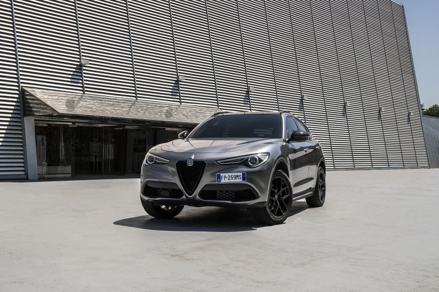  Alfa Romeo Stelvio B-Tech (949) 2018 года  (фото 3 из 15)